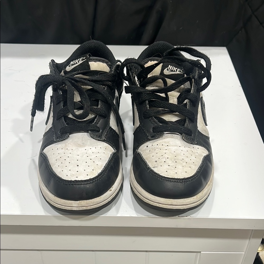 Nike Black and White Sneakers Classic Design